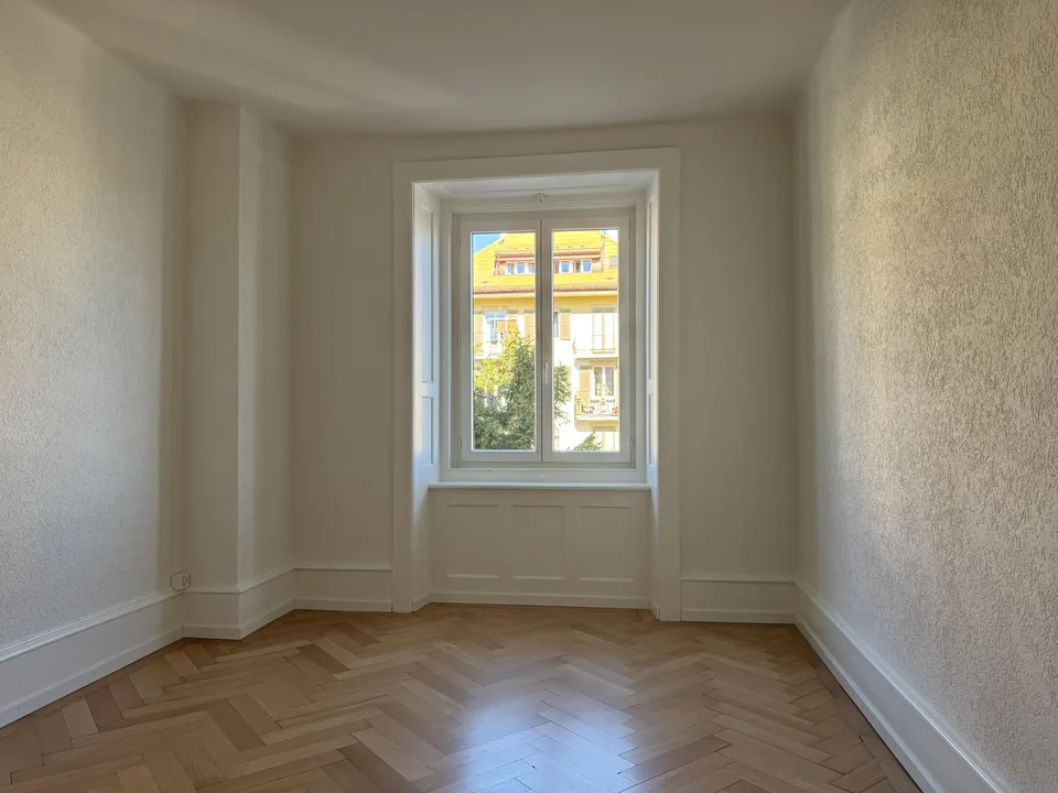 Superbe 4.5 pièces rénové avec parquet en chevrons ? 1er loyer offert