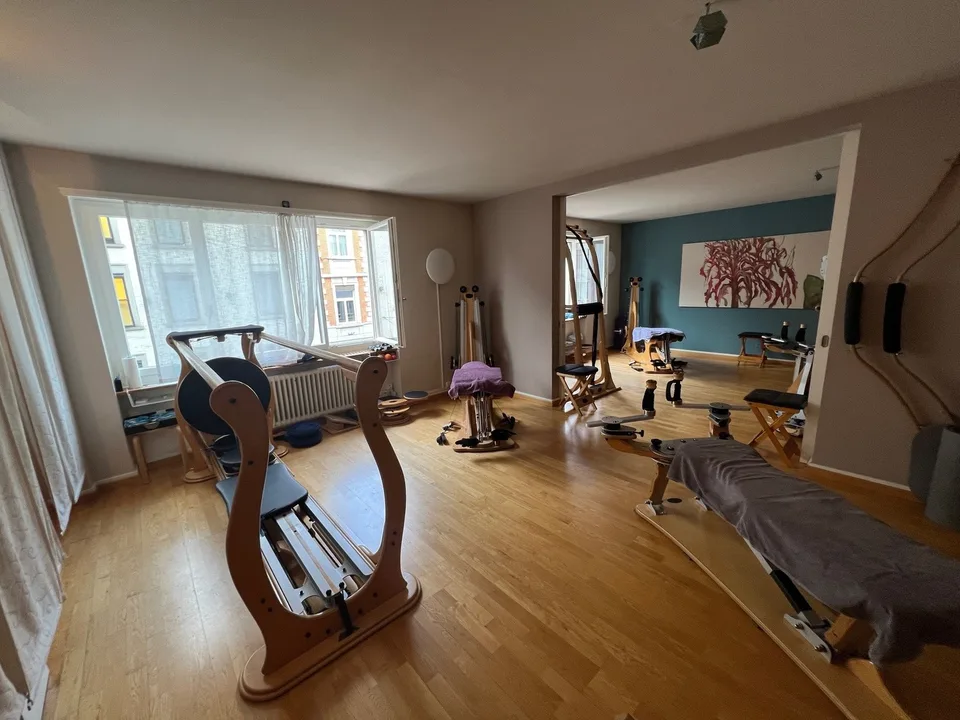 Grosszügige 5-Zimmer-Wohnung an zentraler Lage in Zürich – Foto 12 von 16