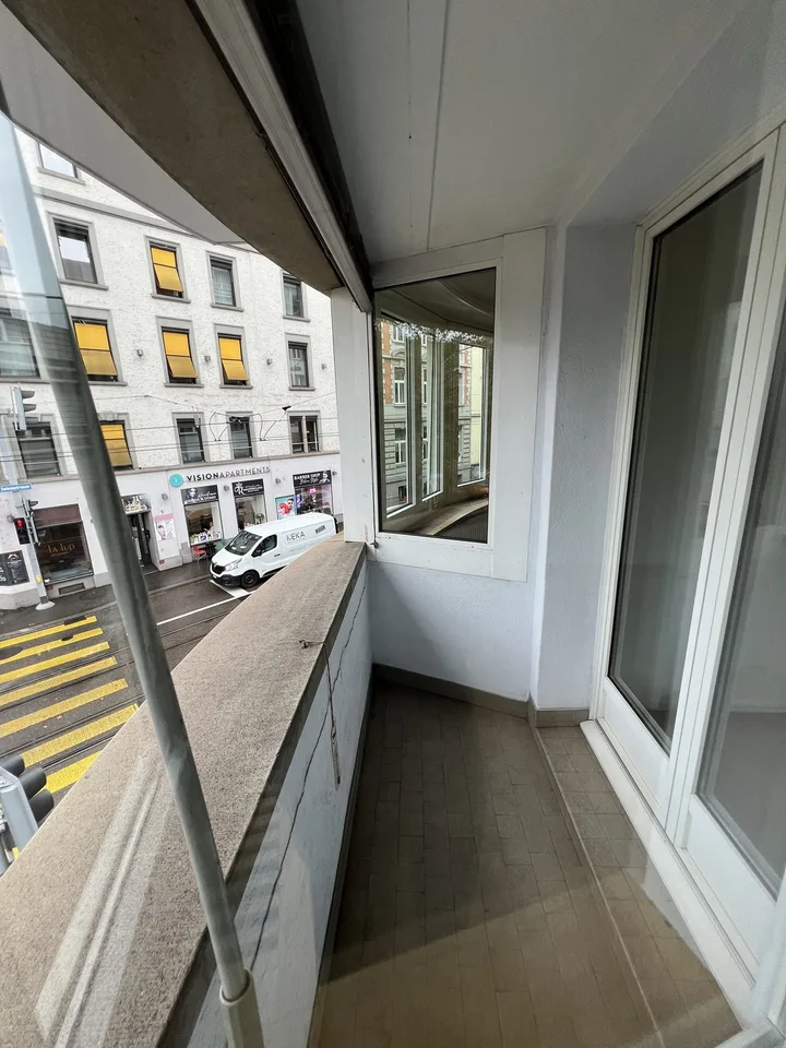 Grosszügige 5-Zimmer-Wohnung an zentraler Lage in Zürich – Foto 14 von 16