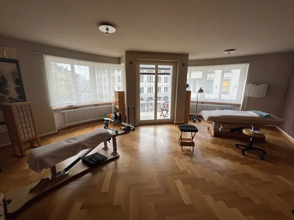 Grosszügige 5-Zimmer-Wohnung an zentraler Lage in Zürich – Foto 8 von 16