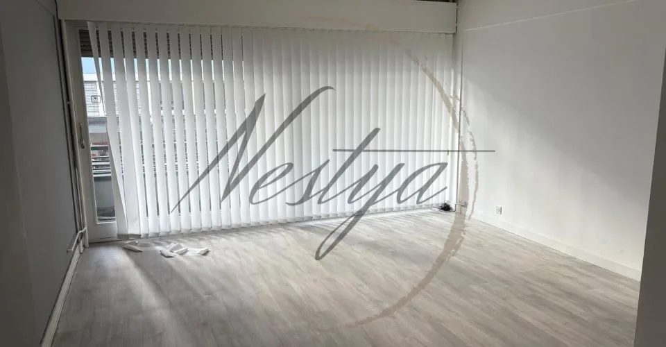 Bureau 1 pièce