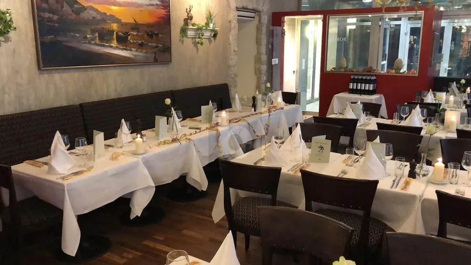 CUCINA ITALIANA IN UNA POSIZIONE PRIVILEGIATA