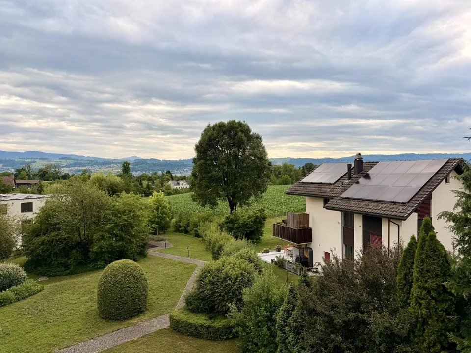 Appartamento attraente di 4,5 locali a Uetikon am See