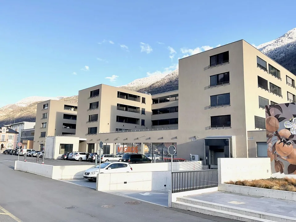 Residential & commercial building