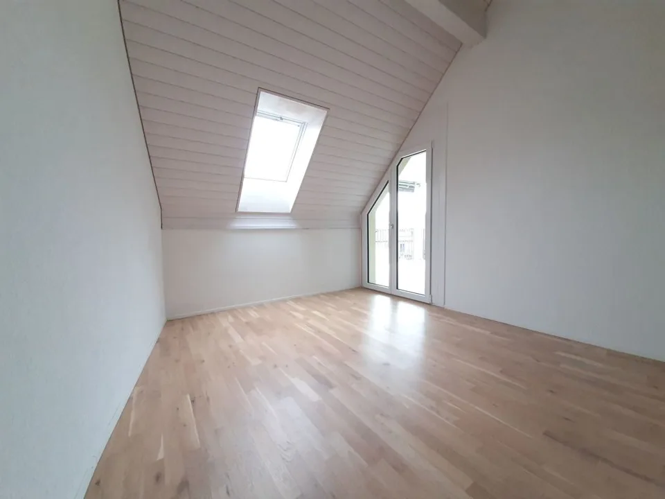 Appartamento duplex moderno di 5,5 stanze in posizione centrale