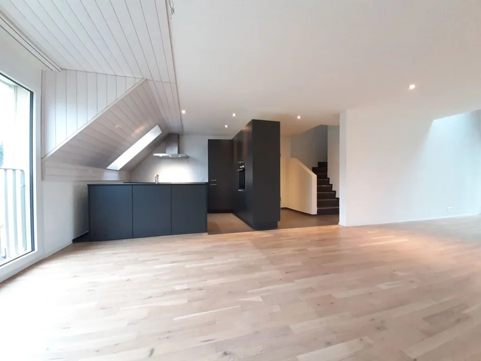 Moderne 5.5-Zimmer-Maisonette-Wohnung an zentraler Lage