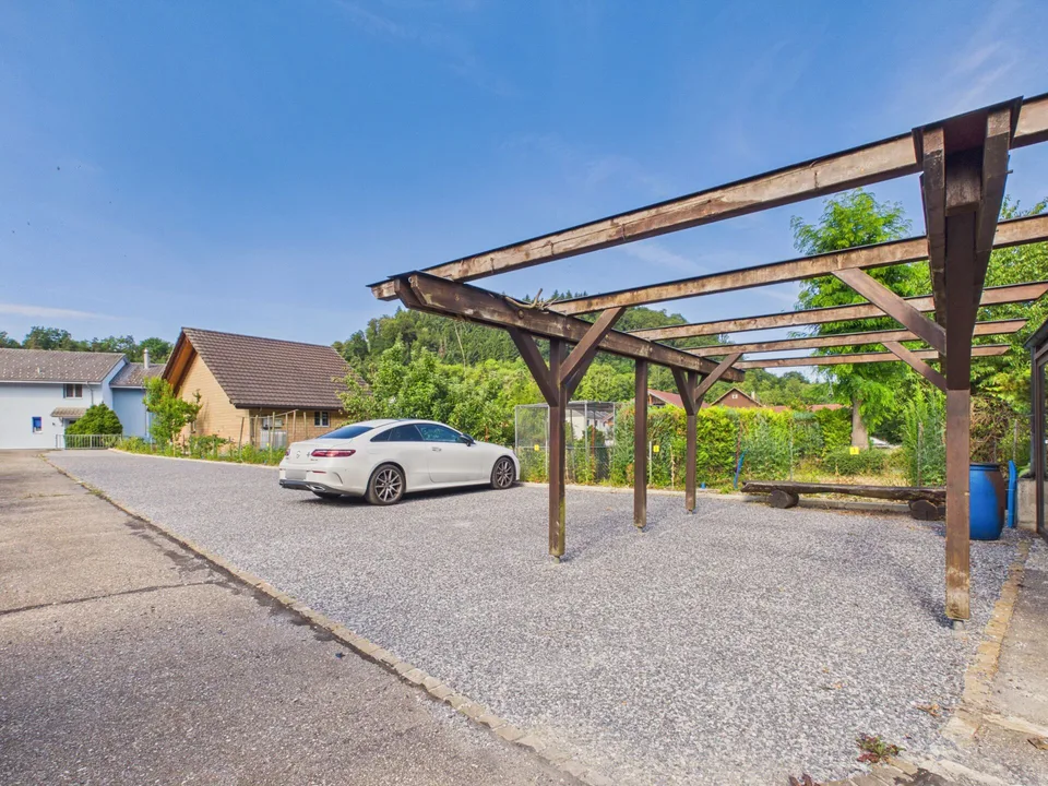 14 Aussenparkplätze an zentraler Lage in Hornussen - ab CHF 80.-/Monat
