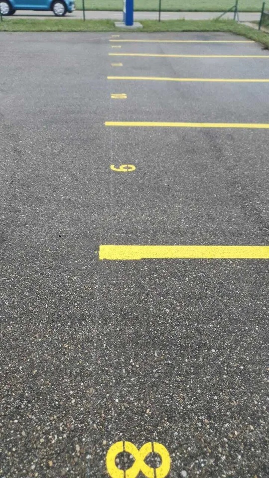 Aussenparkplatz im Gewerbegebiet Subingen