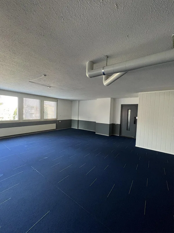 Grosse Gewerbefläche – ideal als Sportstudio