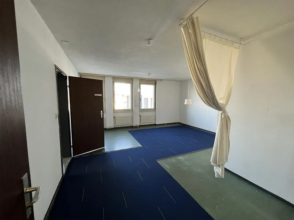 Grosse Gewerbefläche – ideal als Sportstudio
