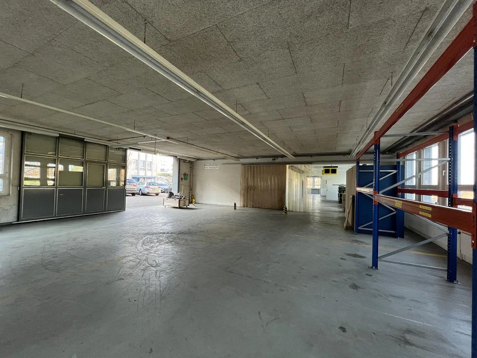Locaux commerciaux attrayants et lumineux dans un emplacement central à Saint-Gall – photo 14 sur 16