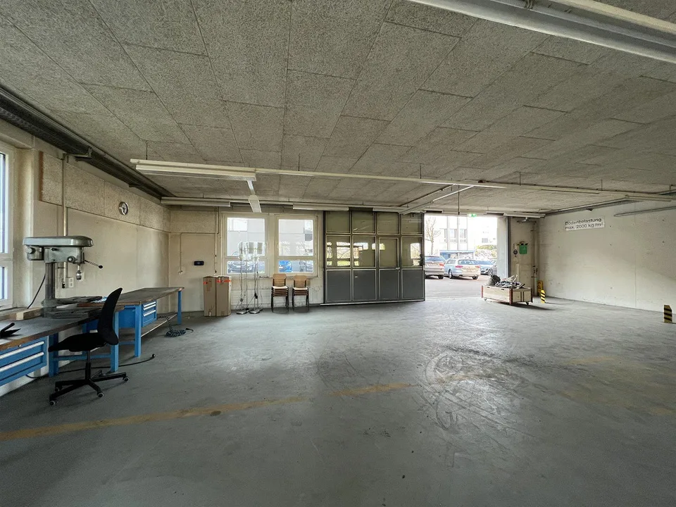 Locaux commerciaux attrayants et lumineux dans un emplacement central à Saint-Gall – photo 13 sur 16