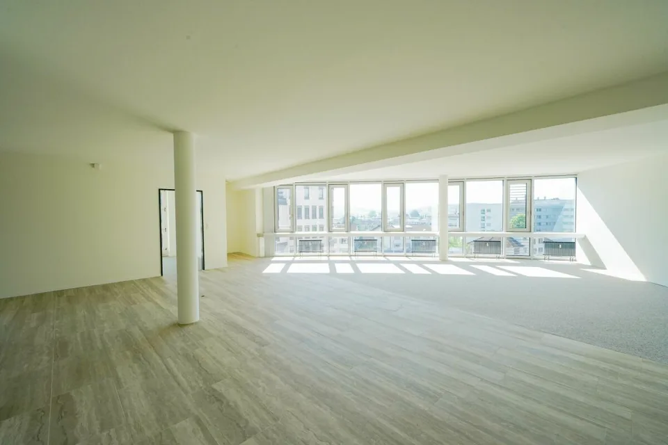Posizione centrale incontra flessibilità: 256 m² per la tua attività
