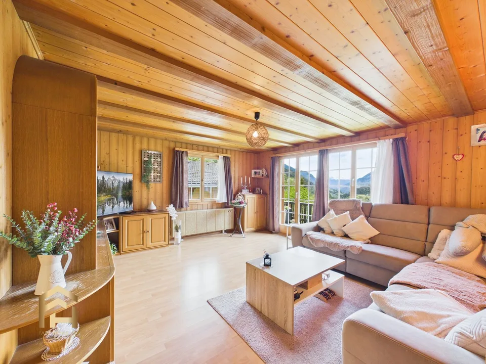 Sonniges Chalet mit Einliegerwohnung und traumhafter Aussicht