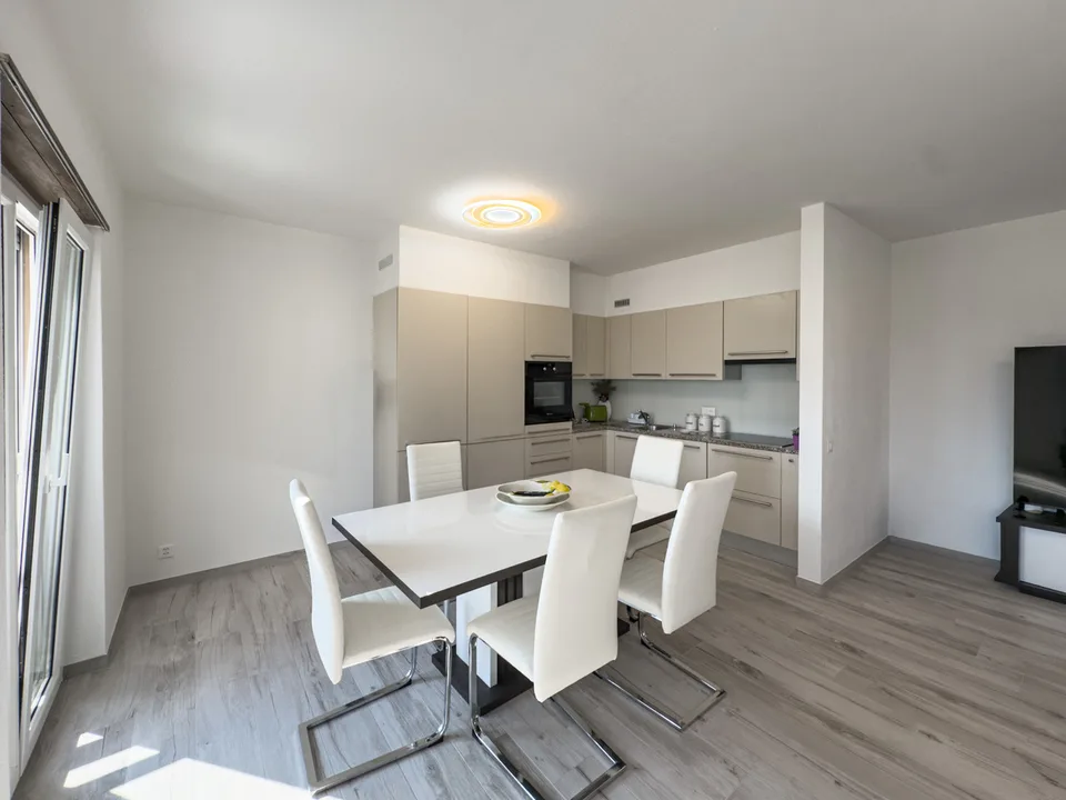 Appartamento 3.5 locali con parziale vista lago a Melide