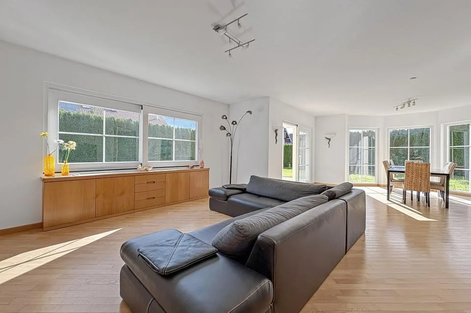 Freistehendes Einfamilienhaus mit Stil und Privacy – Foto 9 von 13