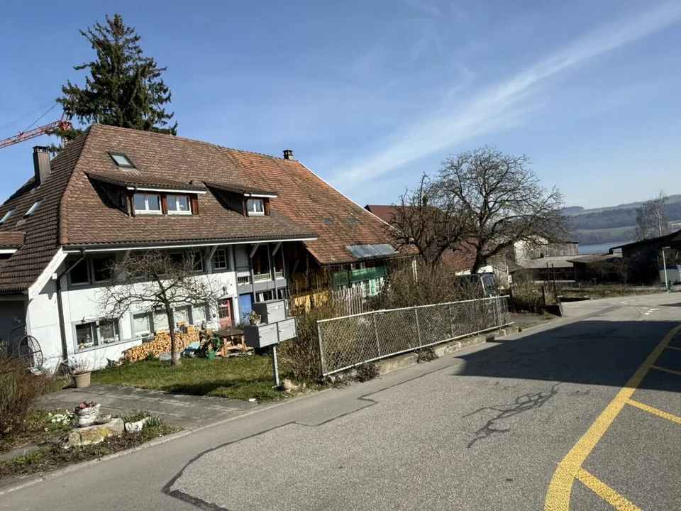 Attraktives Grundstück mit Seeblick und Entwicklungspotenzial in Beinwil am See