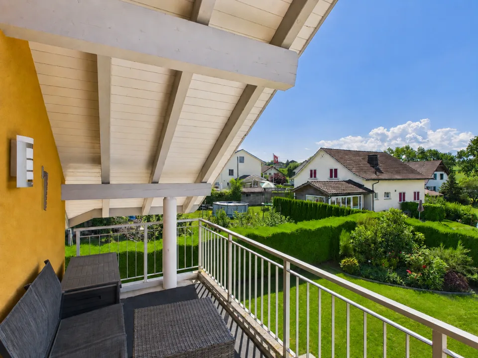 Casa familiare semi-indipendente da sogno nel quartiere familiare Copia