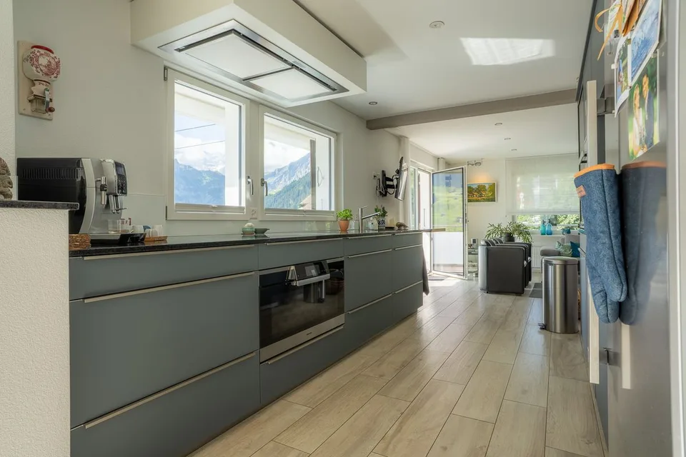 MAISON MULTIFAMILIALE DANS UN EMPLACEMENT CENTRAL ET CALME