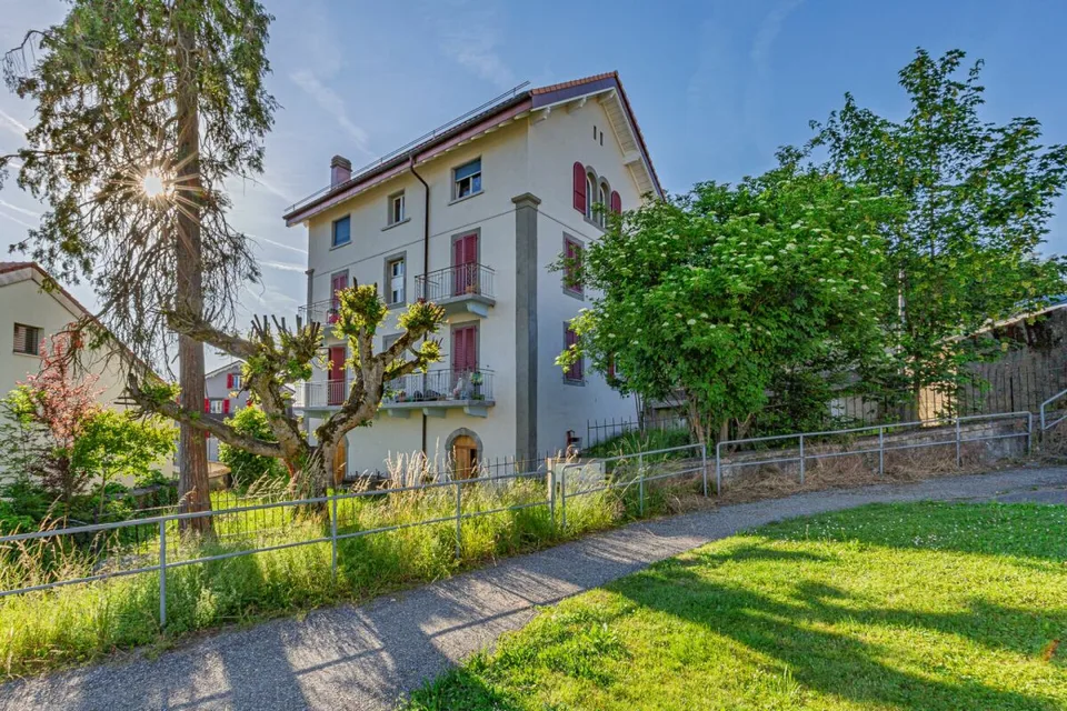 Immeuble de rendement, 4 apprtements, 4 paces de parc