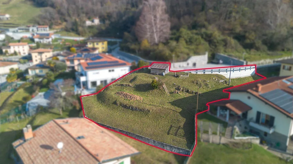 Terreno edificabile a Caneggio con vista aperta sulla valle
