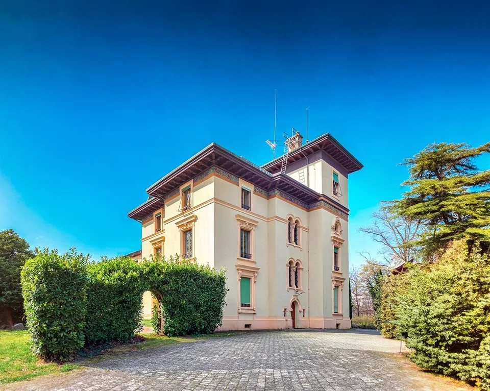 Appartement A: 180m2 au REZ de Chaussé - Maison Maître 1893 rénovée