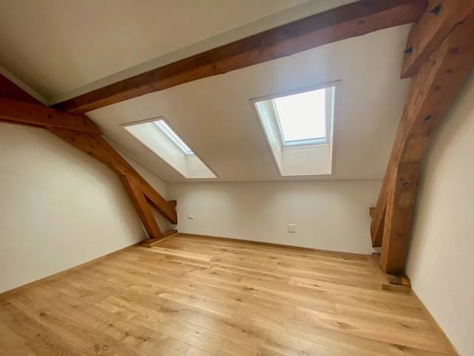 Wunderschöne 2 Zimmer, (M), Dachgeschoss, mit Aufzug