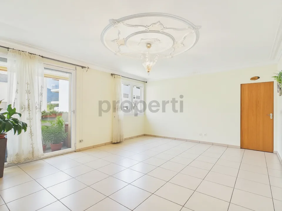 ELEGANTE 4,5-ZIMMER-WOHNUNG Mit Terrasse und privater Waschküche