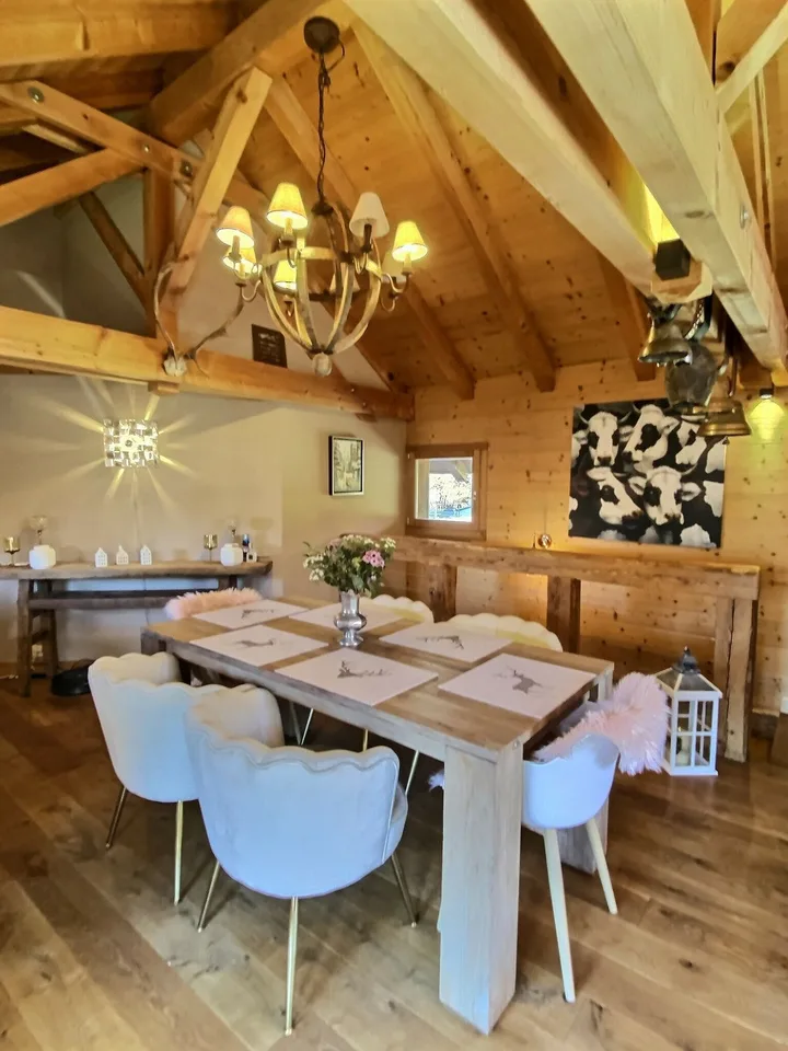 UN CHALET LUXUEUX EN MONTAGNE À VENDRE SUR VILLARS-SUR-OLLON.