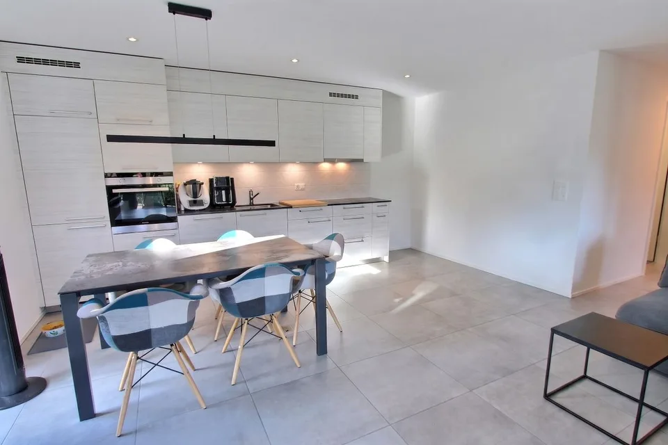 Spacieux et récent appartement de 2,5 pièces
