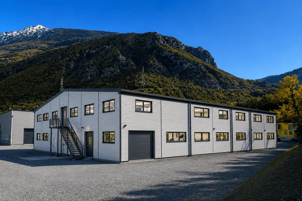 SIERRE - HALLE INDUSTRIELLE DE 2'200 M2 AVEC PROJET DE TRANSFORMATION