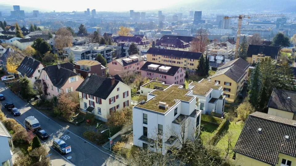 Exklusive 4.5 Zimmerwohnung an privilegierter Lage in Zürich Höngg