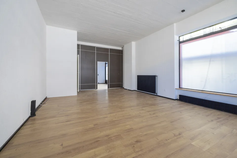Gewerbliche Räumlichkeiten ideal gelegen neben dem Platz von Rom