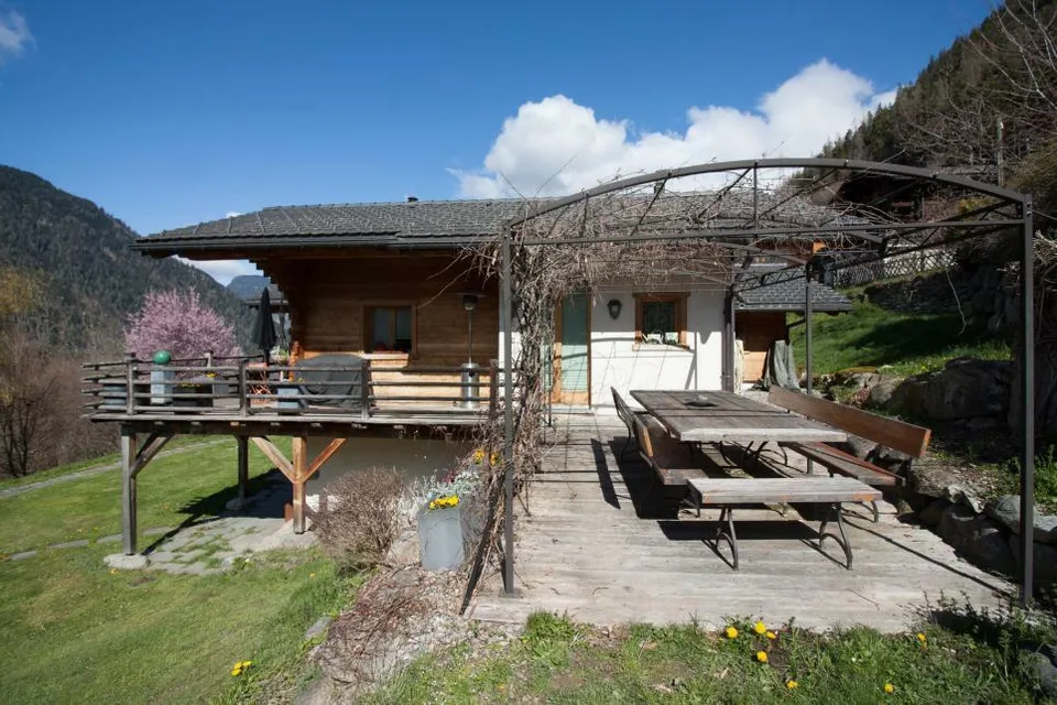 RARE ARTIKEL! Familienchalet in ruhiger und sonniger Lage