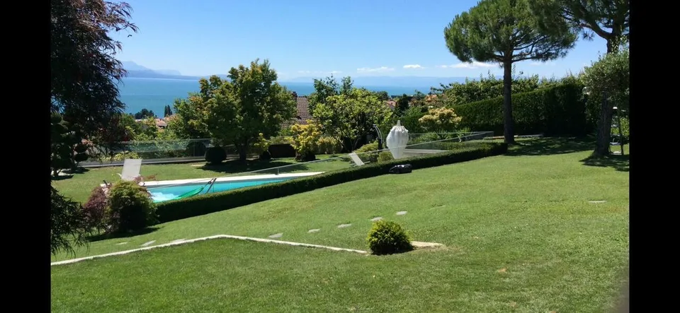 Magnifique propriété sur un terrain de 1734m2 à vendre à Lutry