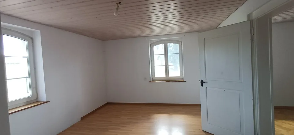 Ferme à grand potentiel. Pour famille ou investisseur. 4700 m2