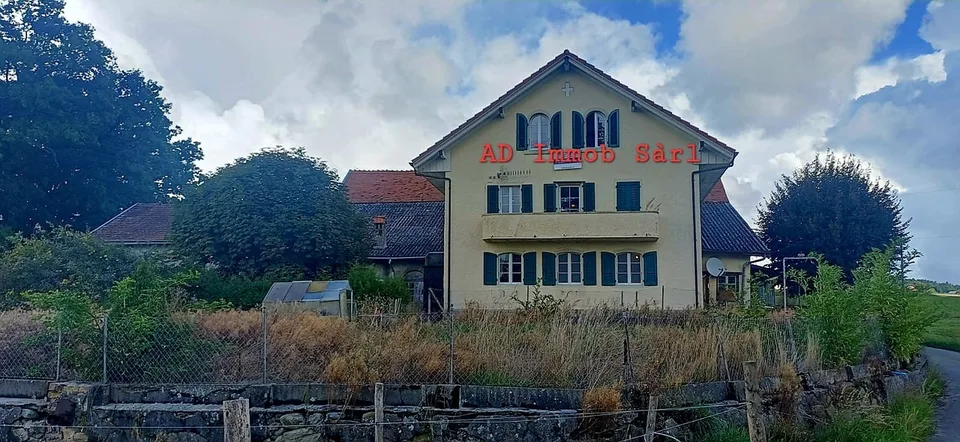 Ferme à grand potentiel. Pour famille ou investisseur. 4700 m2