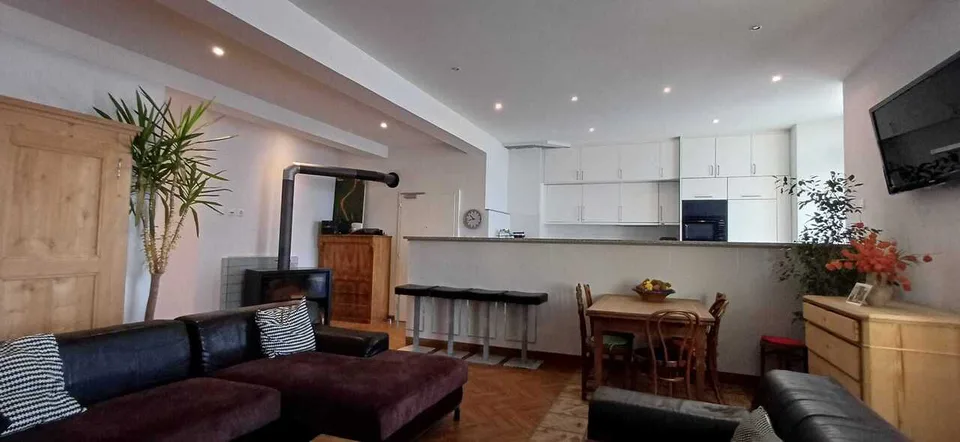 Appartement contemporain de 4.5 p. à vendre immeuble totalement rénové
