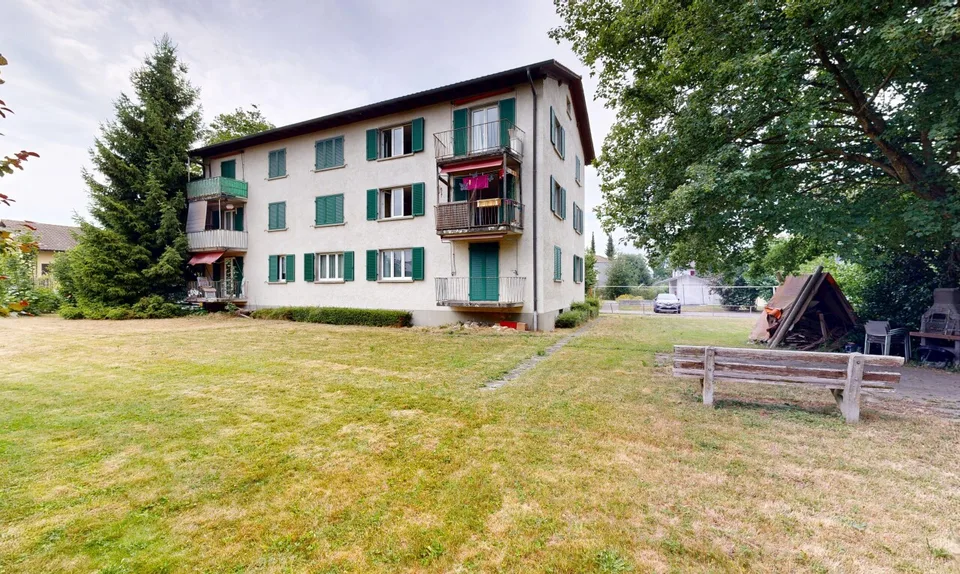 Maison multifamiliale entièrement louée avec un potentiel de développement attrayant