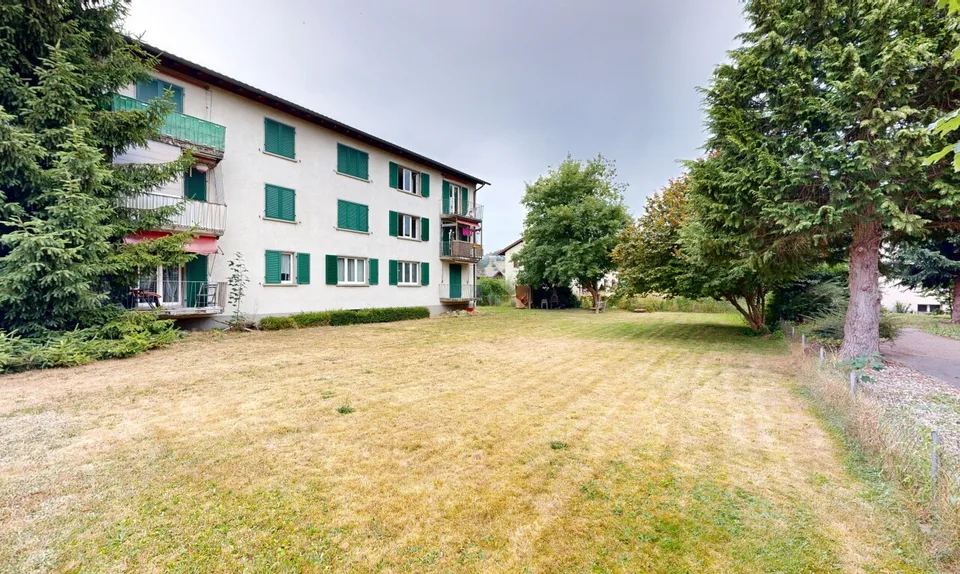 Maison multifamiliale entièrement louée avec un potentiel de développement attrayant