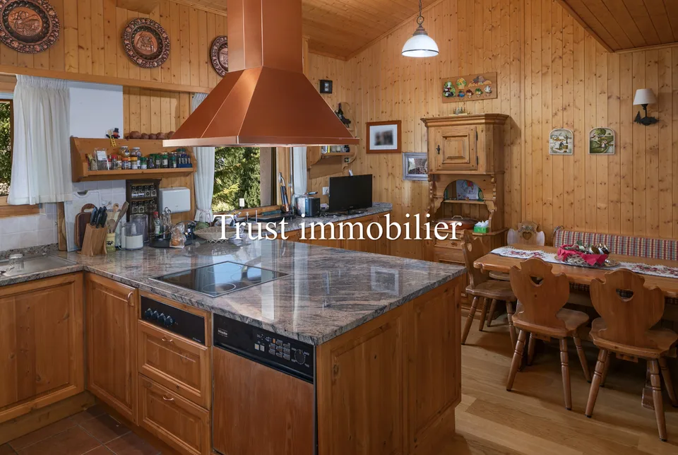 Charmantes Chalet umgeben von Grün