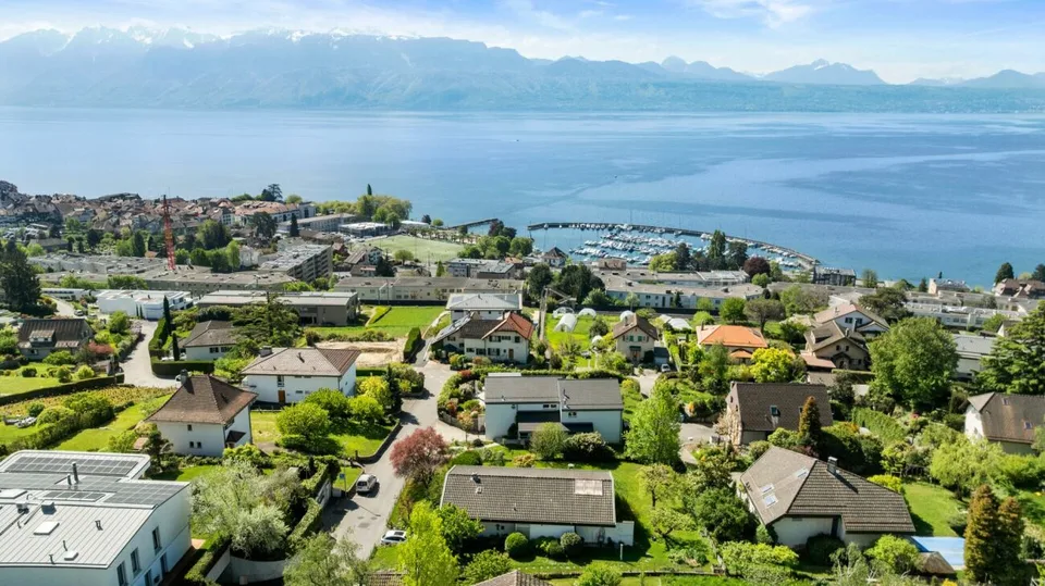 Lutry: Einfamilienhaus mit Erweiterungspotenzial