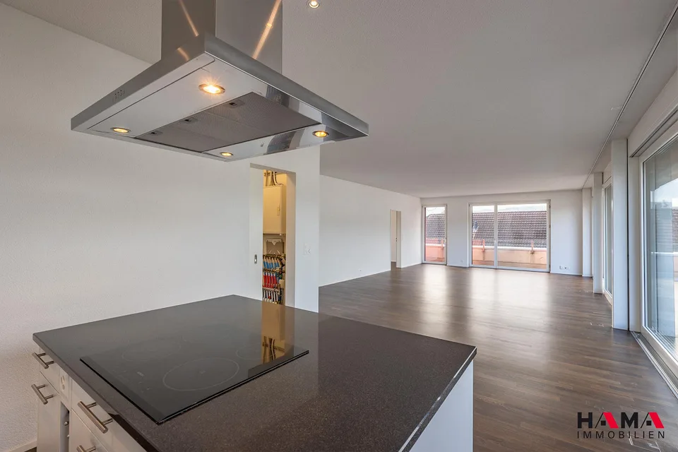 Wunderschöne 3-5 - Zimmer-Attikawohnung