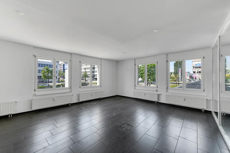 Espace de bureau attrayant dans un emplacement central