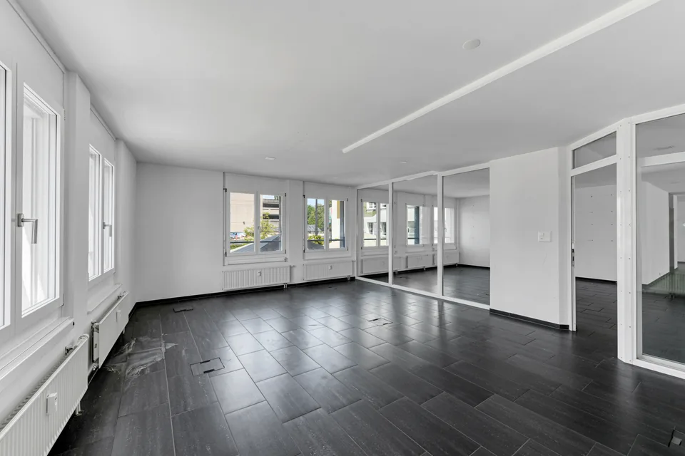 Espace de bureau attrayant dans un emplacement central