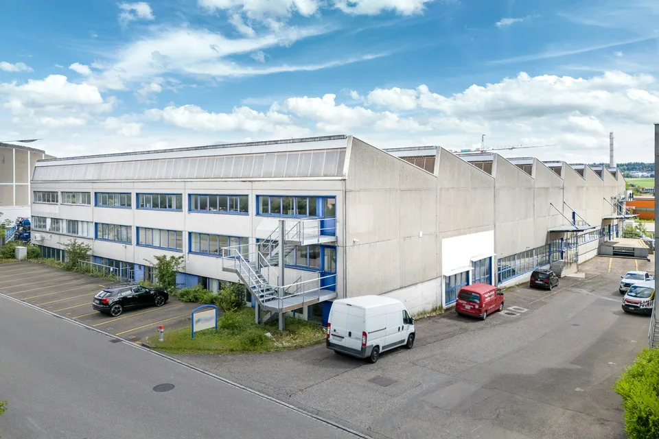 Ihr Produktionsstandort mit hoher Halle, grossen Toren, hoher Bodenlast