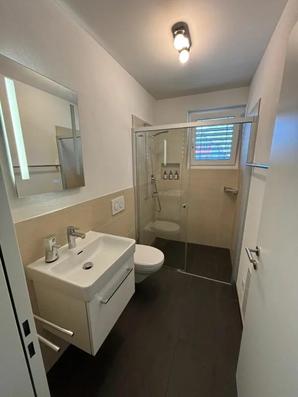 Moderne, grosszügige 4 1/2-Zimmer-Wohnung
