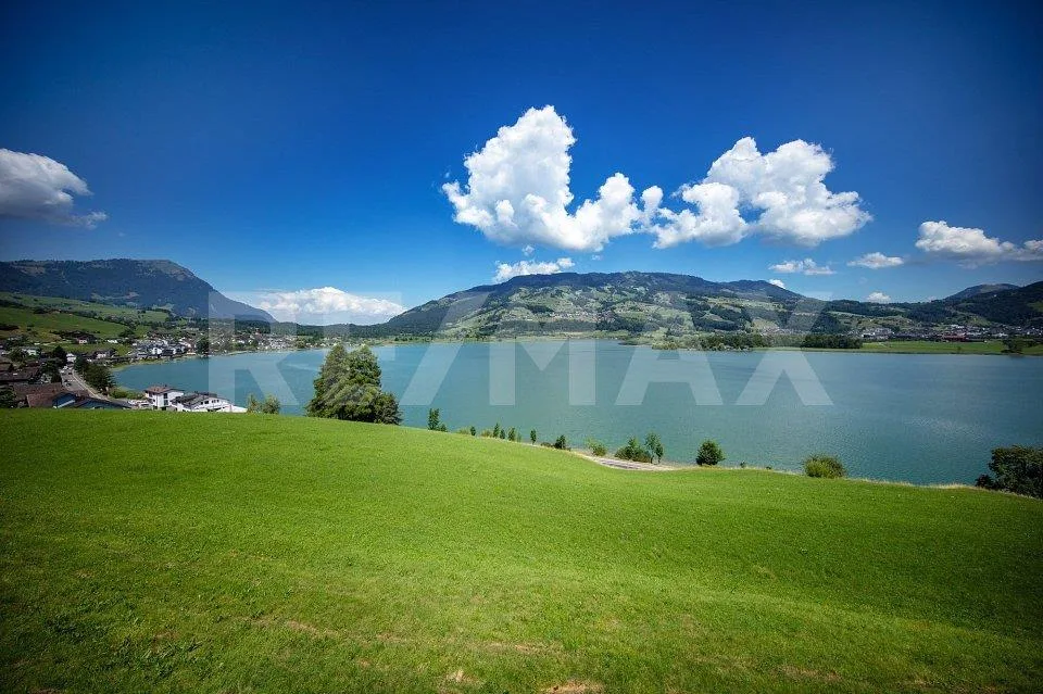 Incantevole casa unifamiliare di 3 locali con vista lago da sogno a Lauerz SZ