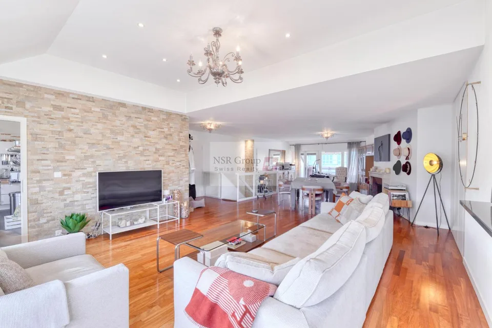 Magnifique appartement en attique en duplex à Malagnou