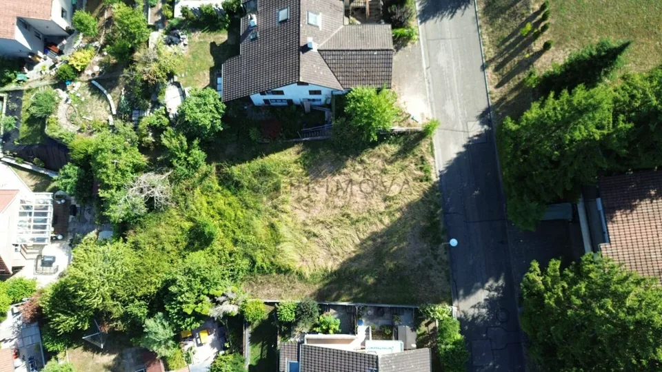 Exklusives Baugrundstück in begehrter Lage - Für Eigennutzer und Investoren